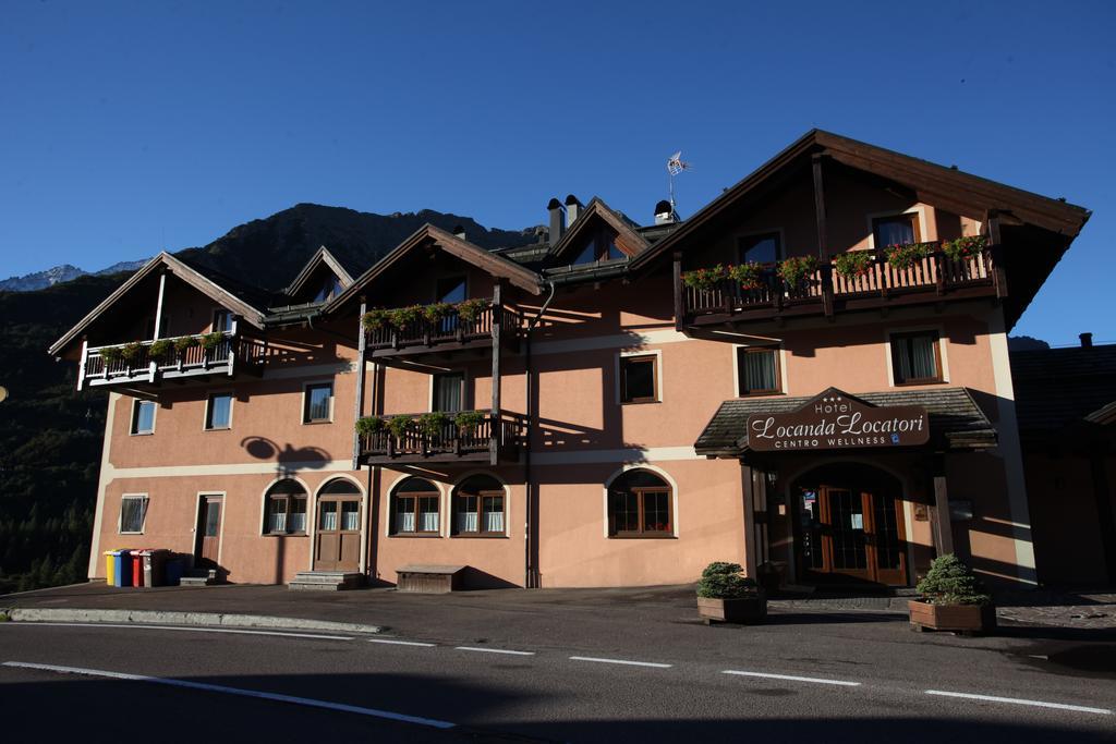 Locanda Locatori Passo del Tonale Exteriör bild